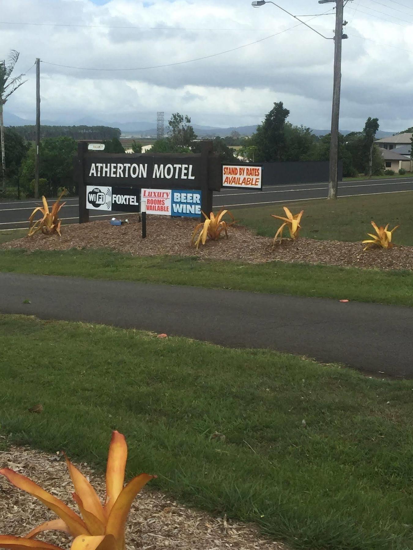 Atherton Motel Екстериор снимка